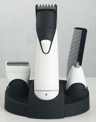 3 in 1 다기능 코 귀 헤어 트림러 배터리 전력 플라스틱 재료